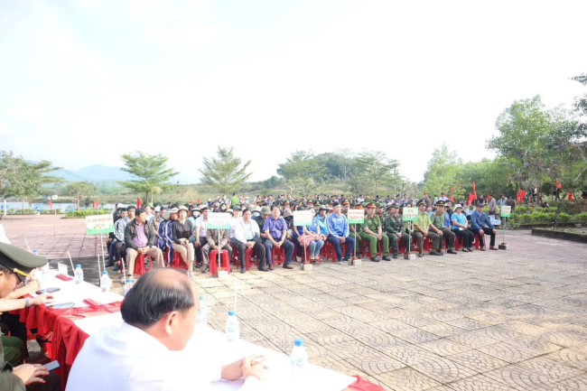 Huyện Trà Bồng phát động ''Tết trồng cây đời đời nhớ ơn Bác Hồ'' xuân Ất Tỵ 2025